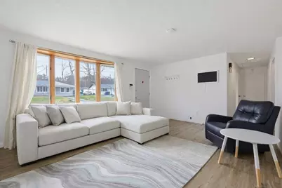 39 Marion St, Holbrook, MA 02343 - Photo 6