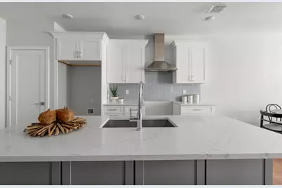 267 Old Colony #301, Boston, MA 02127 - Photo 2