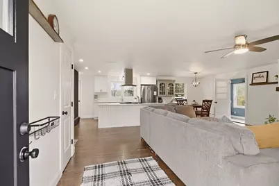 739 East, Tiverton, RI 02878 - Photo 4