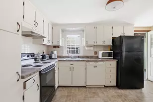 130 Silverleaf Ln, Yarmouth, MA 02673 - Photo 10