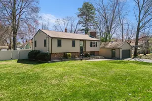 19 Elizabeth Ln, Newburyport, MA 01950 - Photo 2