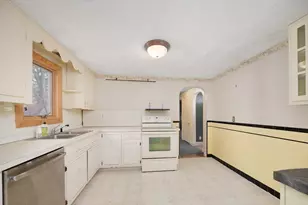 210 Pleasant St, Seekonk, MA 02771 - Photo 10