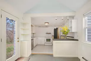210 Pleasant St, Seekonk, MA 02771 - Photo 8