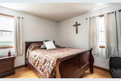 278 W McCabe St, Dartmouth, MA 02747 - Photo 8