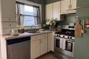 128 Osborn St, New Bedford, MA 02740 - Photo 4