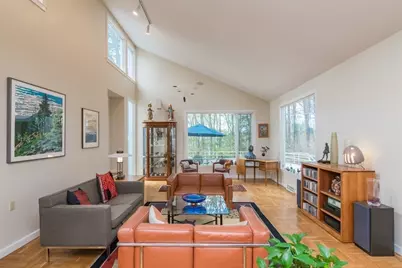 43 Morgan Cir, Amherst, MA 01002 - Photo 8