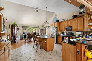 6 Plum Tree Ln, Hubbardston, MA 01452 - Photo 8