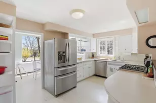 33 Blake Cir, Marlborough, MA 01752 - Photo 10