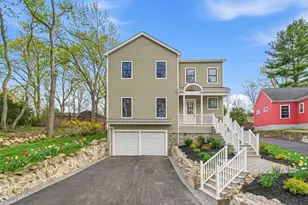 16 Hillside Pk, Melrose, MA 02176 - Photo 4