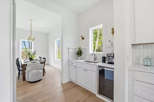 16 Hillside Pk, Melrose, MA 02176 - Photo 18