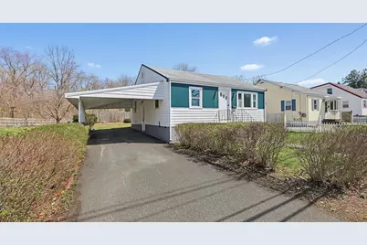 47 Willow St, Woburn, MA 01801 - Photo 2