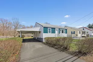 47 Willow St, Woburn, MA 01801 - Photo 2