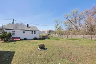 47 Willow St, Woburn, MA 01801 - Photo 32