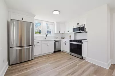 47 Willow St, Woburn, MA 01801 - Photo 4