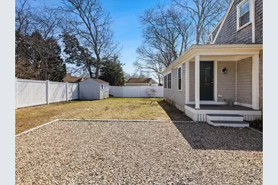 17 Swallow St, Falmouth, MA 02536 - Photo 20