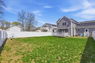 29 Grove St, Hudson, MA 01749 - Photo 38