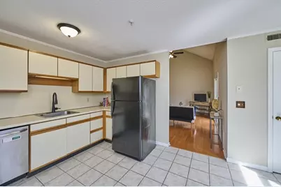 124 Tennis Plaza Rd #42, Dracut, MA 01826 - Photo 4