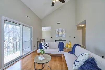 124 Tennis Plaza Rd #42, Dracut, MA 01826 - Photo 2