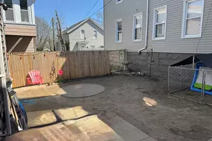 202 Maxfield St, New Bedford, MA 02740 - Photo 6