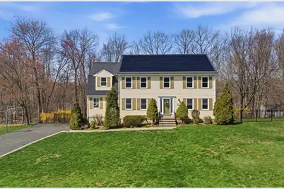 148 Bracken Dr, Marlborough, MA 01752 - Photo 2