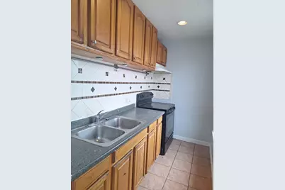 246 Millbury St, Worcester, MA 01610 - Photo 12