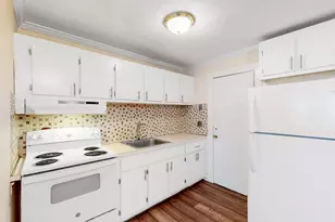 21 Myrtle St, Malden, MA 02148 - Photo 4
