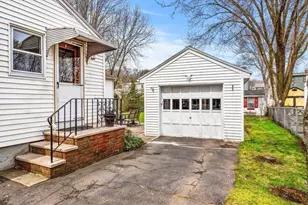 11 Arnold Rd, Peabody, MA 01960 - Photo 32