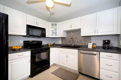 211 West St #4B, Quincy, MA 02169 - Photo 4