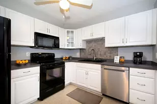 211 West St, Quincy, MA 02169 - Photo 4