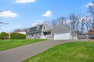 23 Susan Dr, Westfield, MA 01085 - Photo 2