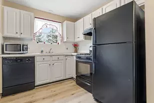 6 Venice St, Danvers, MA 01923 - Photo 12