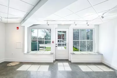 1 Johnny Cake Hill #3, New Bedford, MA 02740 - Photo 2