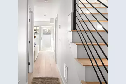 10 Thingvalla Ave, Cambridge, MA 02138 - Photo 18