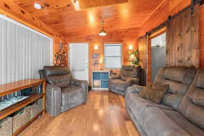 111 Shore Ave, Swansea, MA 02777 - Photo 14