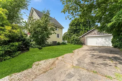 111 Shore Ave, Swansea, MA 02777 - Photo 4