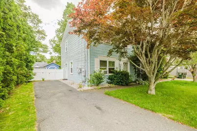117 Saint Andre Dr #117, Uxbridge, MA 01569 - Photo 2