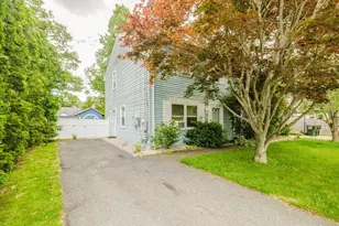 117 St Andre Dr, Uxbridge, MA 01569 - Photo 2