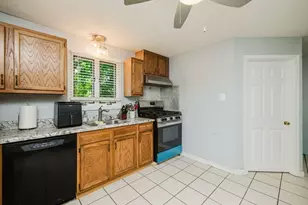 117 St Andre Dr, Uxbridge, MA 01569 - Photo 4