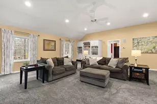 41 Chestnut Rd, Tyngsborough, MA 01879 - Photo 16