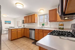41 Chestnut Rd, Tyngsborough, MA 01879 - Photo 12