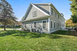 37 Mayflower Rd, Winchester, MA 01890 - Photo 4