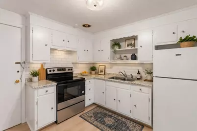 881 Main St #5, Walpole, MA 02081 - Photo 2