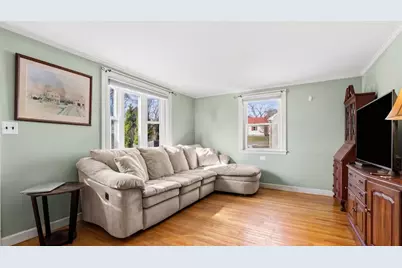 35 Macarthur Rd, Beverly, MA 01915 - Photo 4