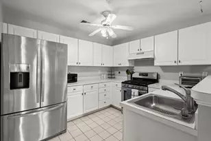 324 Tilden Commons Ln, Braintree, MA 02184 - Photo 2