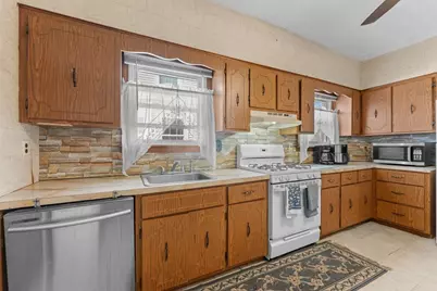 92 Sheridan Ave, Medford, MA 02155 - Photo 10