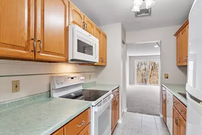 93 Oakwood Lane #93, Worcester, MA 01604 - Photo 4