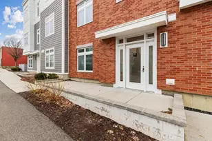 60 Cross St E, Somerville, MA 02145 - Photo 16