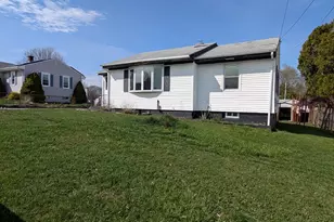 106 Cypress Ave, Tiverton, RI 02878 - Photo 2
