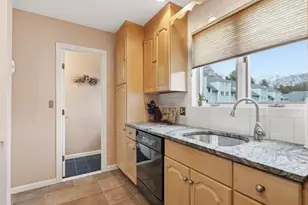 914 Sherwood Forest Ln, Saugus, MA 01906 - Photo 8