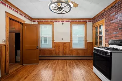 34 Dartmouth St, Worcester, MA 01604 - Photo 8